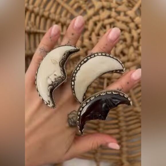 Jennifer Ponson Wanderlust Carved Bone and Silver Crescent Moon Ring - Picture 1 of 4